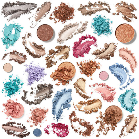 Saturate your eyelids in a neutral, colorful, or metallic shimmery eyeshadow that compliments your eye color and matches the overtones and undertones of your skin.