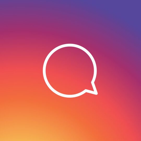 Comment logo with the Instagram colors