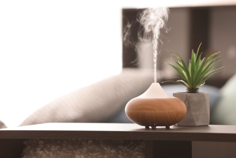 Essential oil diffuser diffusing