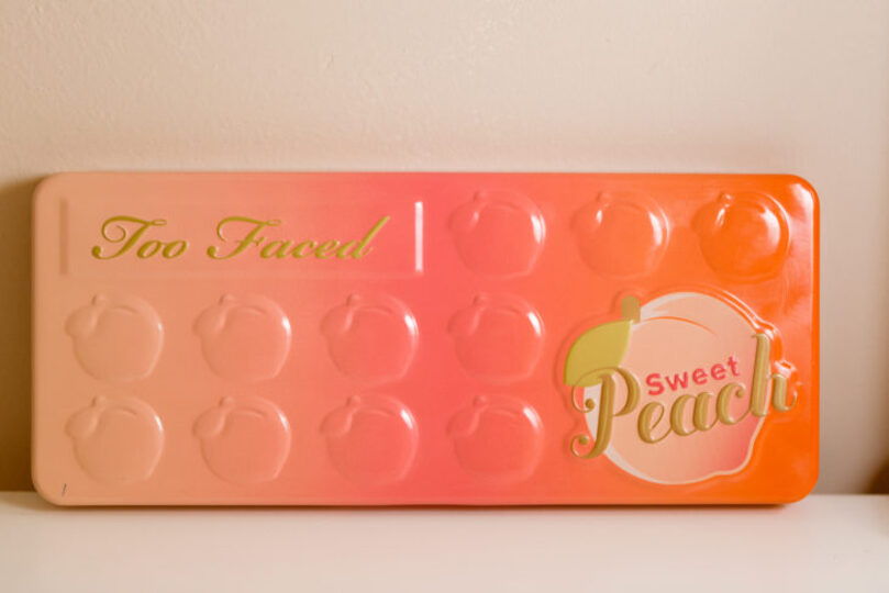 too faced sweet peach palatte, orange and pink colors