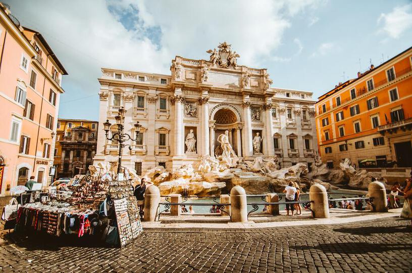 7 Must-Have Smartphone Apps for Your Entertainment in Rome